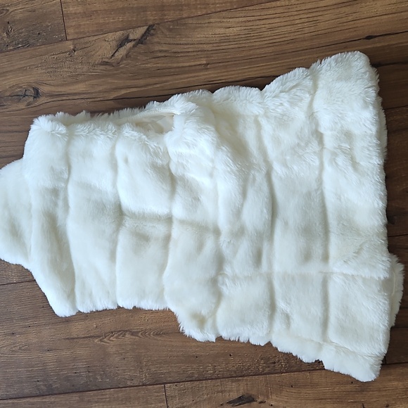 White House Black Market Vest - Picture 5 of 5